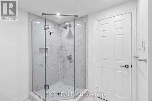 70 - 2555 Thomas Street, Mississauga, ON - Indoor Photo Showing Bathroom