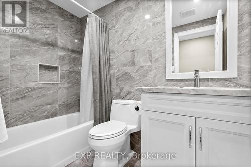 70 - 2555 Thomas Street, Mississauga, ON - Indoor Photo Showing Bathroom