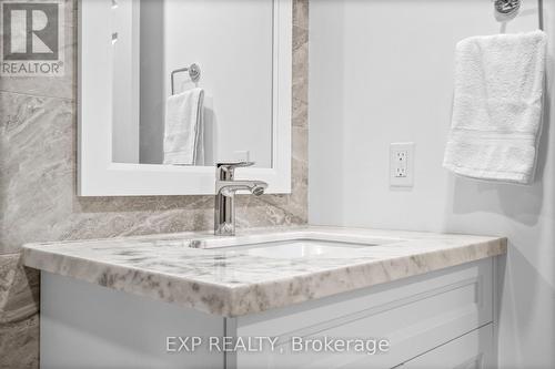 70 - 2555 Thomas Street, Mississauga, ON - Indoor Photo Showing Bathroom