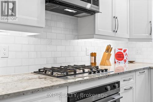 70 - 2555 Thomas Street, Mississauga, ON - Indoor Photo Showing Kitchen With Upgraded Kitchen