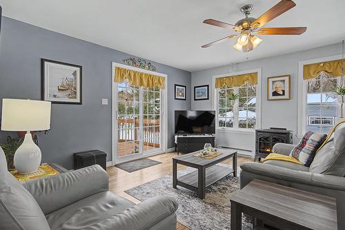Salon - 225 47E Rue O., Venise-En-Québec, QC - Indoor Photo Showing Living Room