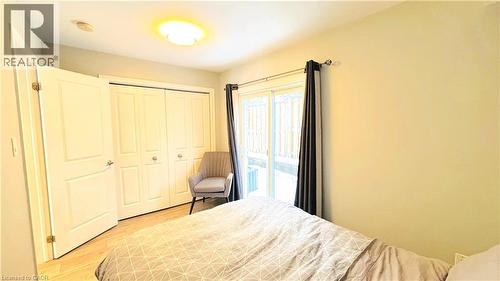 122 Courtland Avenue E Unit# 6, Kitchener, ON - Indoor Photo Showing Bedroom