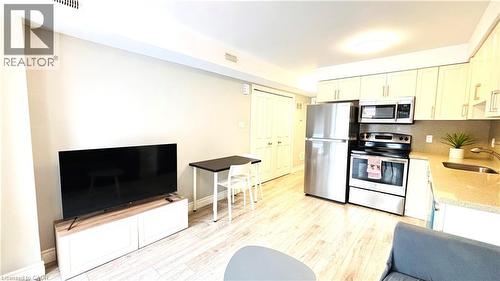 122 Courtland Avenue E Unit# 6, Kitchener, ON - Indoor Photo Showing Kitchen With Stainless Steel Kitchen With Double Sink