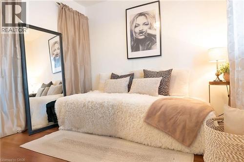 717 Knox Avenue, Hamilton, ON - Indoor Photo Showing Bedroom
