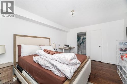 1580 Mississauga Valley Boulevard Unit# 1901, Mississauga, ON - Indoor Photo Showing Bedroom