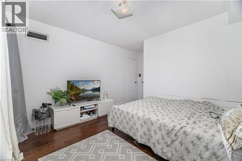 1580 Mississauga Valley Boulevard Unit# 1901, Mississauga, ON - Indoor Photo Showing Bedroom