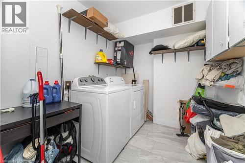 1580 Mississauga Valley Boulevard Unit# 1901, Mississauga, ON - Indoor Photo Showing Laundry Room