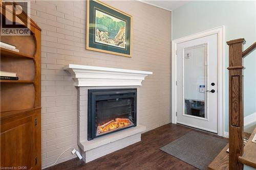 18 Flanders Avenue, St. Catharines, ON - Indoor With Fireplace