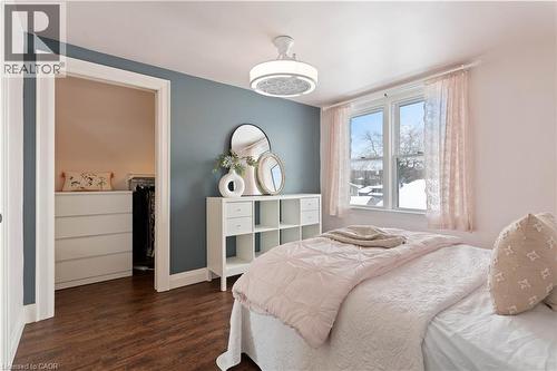 18 Flanders Avenue, St. Catharines, ON - Indoor Photo Showing Bedroom
