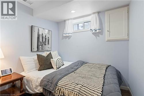 18 Flanders Avenue, St. Catharines, ON - Indoor Photo Showing Bedroom