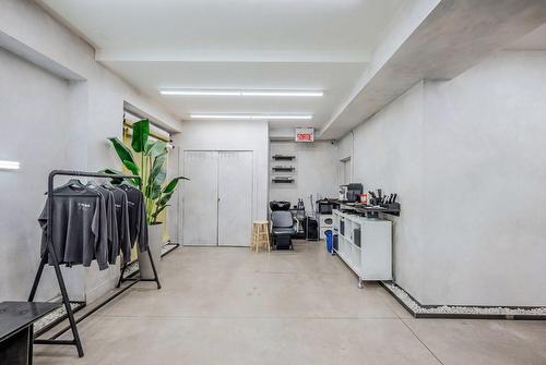 Commerce - 5157 Rue Notre-Dame O., Montréal (Le Sud-Ouest), QC 