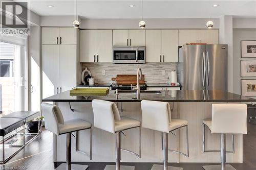 262 Grovehill Crescent, Kitchener, ON - Indoor Photo Showing Kitchen With Upgraded Kitchen