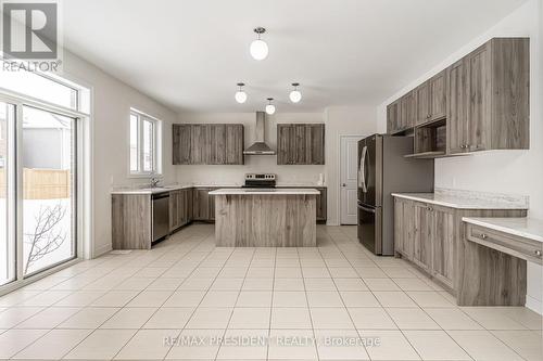 663 Anishinaabe Drive, Shelburne, ON - Indoor Photo Showing Kitchen