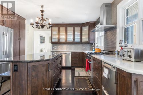 1073 North Service Road, Hamilton, ON - Indoor Photo Showing Kitchen With Upgraded Kitchen