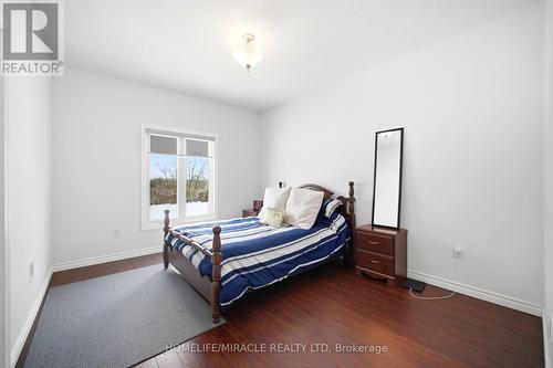 112060 11Th Line, East Garafraxa, ON - Indoor Photo Showing Bedroom