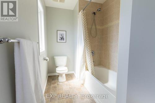 1319 Countrystone Drive, Kitchener, ON - Indoor Photo Showing Bathroom