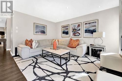 262 Grovehill Crescent, Kitchener, ON - Indoor Photo Showing Living Room