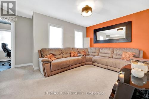 262 Grovehill Crescent, Kitchener, ON - Indoor Photo Showing Living Room