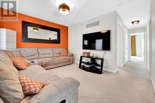 262 Grovehill Crescent, Kitchener, ON - Indoor Photo Showing Living Room