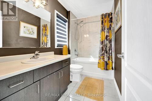 262 Grovehill Crescent, Kitchener, ON - Indoor Photo Showing Bathroom