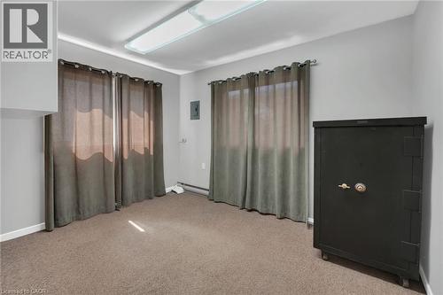 110 Livingston Avenue, Grimsby, ON - Indoor Photo Showing Other Room