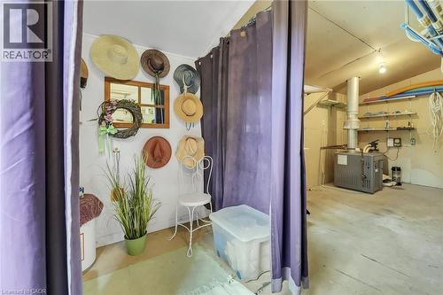 110 Livingston Avenue, Grimsby, ON - Indoor