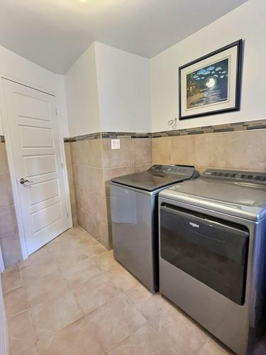 Salle de lavage - 841 4E Avenue E., Amos, QC - Indoor Photo Showing Laundry Room