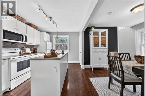 447 Herkimer Street, Hamilton, ON - Indoor Photo Showing Kitchen