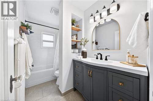 447 Herkimer Street, Hamilton, ON - Indoor Photo Showing Bathroom