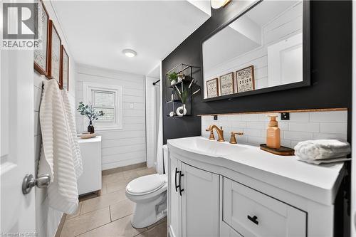 447 Herkimer Street, Hamilton, ON - Indoor Photo Showing Bathroom