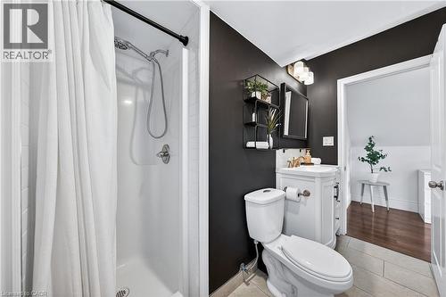 447 Herkimer Street, Hamilton, ON - Indoor Photo Showing Bathroom