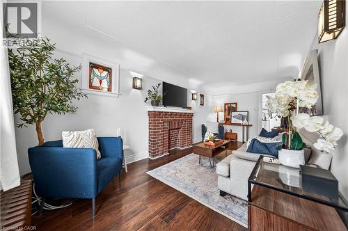447 Herkimer Street, Hamilton, ON - Indoor Photo Showing Living Room