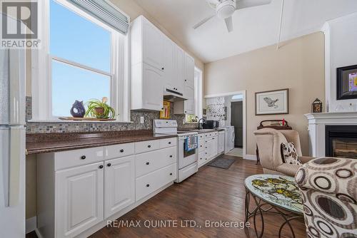 825 Airport Parkway, Belleville (Belleville Ward), ON - Indoor With Fireplace