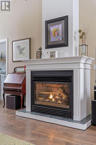 825 Airport Parkway, Belleville (Belleville Ward), ON - Indoor Photo Showing Living Room With Fireplace