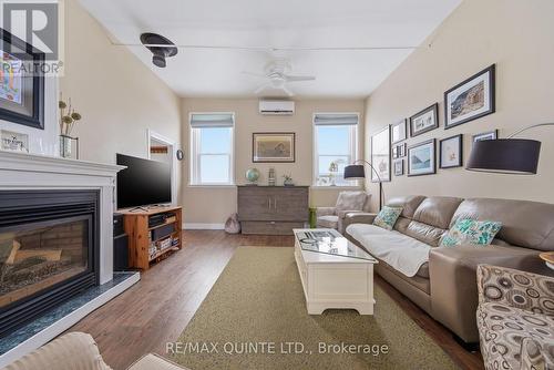 825 Airport Parkway, Belleville (Belleville Ward), ON - Indoor Photo Showing Living Room With Fireplace