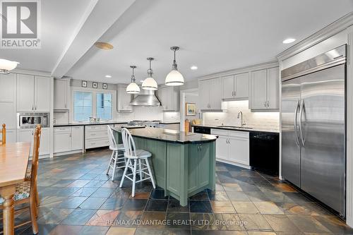 1510 Ryersie Road, London North (North A), ON - Indoor Photo Showing Kitchen With Upgraded Kitchen