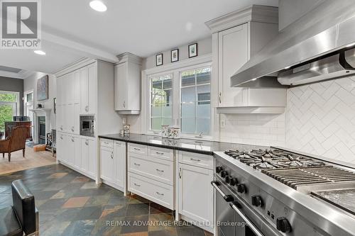 1510 Ryersie Road, London North (North A), ON - Indoor Photo Showing Kitchen With Upgraded Kitchen