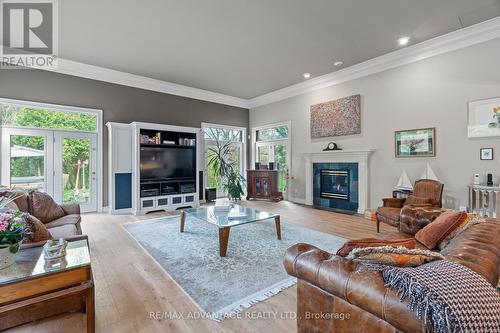 1510 Ryersie Road, London North (North A), ON - Indoor Photo Showing Living Room With Fireplace