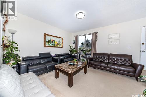 147 1128 Mckercher Drive, Saskatoon, SK - Indoor Photo Showing Living Room