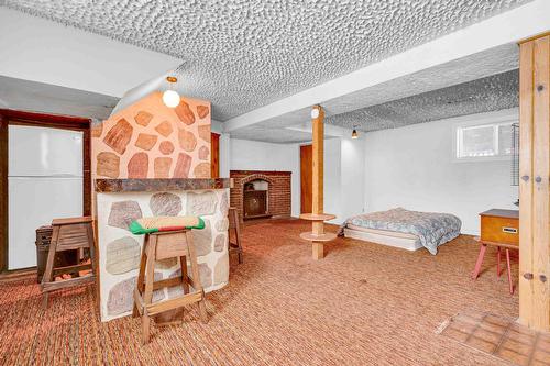 Salle familiale - 3765 Rue De Cambrai, Laval (Saint-François), QC - Indoor