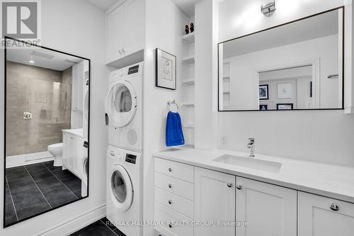 211 - 345 St Denis Street, Ottawa, ON - Indoor Photo Showing Laundry Room