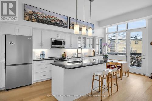211 - 345 St Denis Street, Ottawa, ON - Indoor Photo Showing Kitchen With Upgraded Kitchen