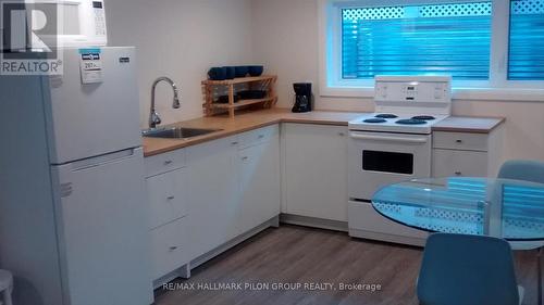 2089 Bangor Street, Ottawa, ON - Indoor Photo Showing Kitchen