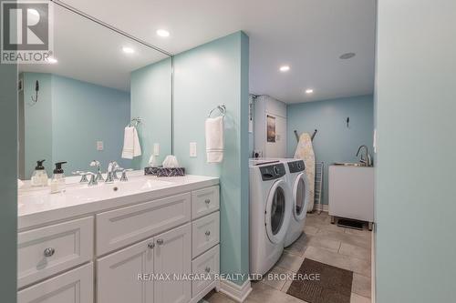 2 Gardiner Place, St. Catharines (Downtown), ON - Indoor Photo Showing Laundry Room