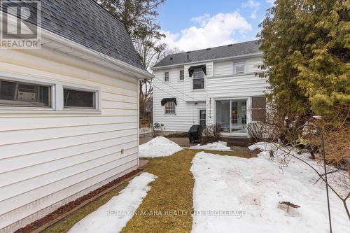 2 Gardiner Place, St. Catharines (Downtown), ON - Outdoor