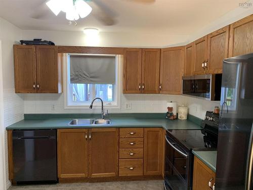 1 Cassandra Drive, Dartmouth, NS 