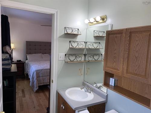 1 Cassandra Drive, Dartmouth, NS 