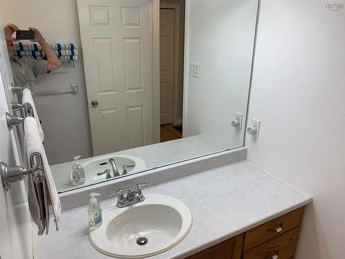 1 Cassandra Drive, Dartmouth, NS 