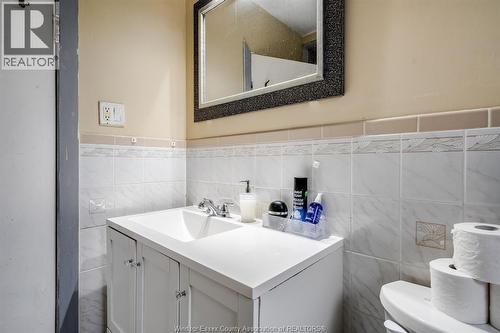 672 Talbot Road, Maidstone, ON - Indoor Photo Showing Bathroom