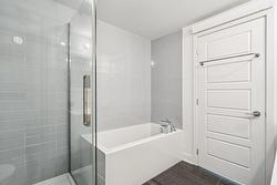 Salle de bains attenante à la CCP - 